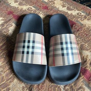 Burberry Check Pool Slides